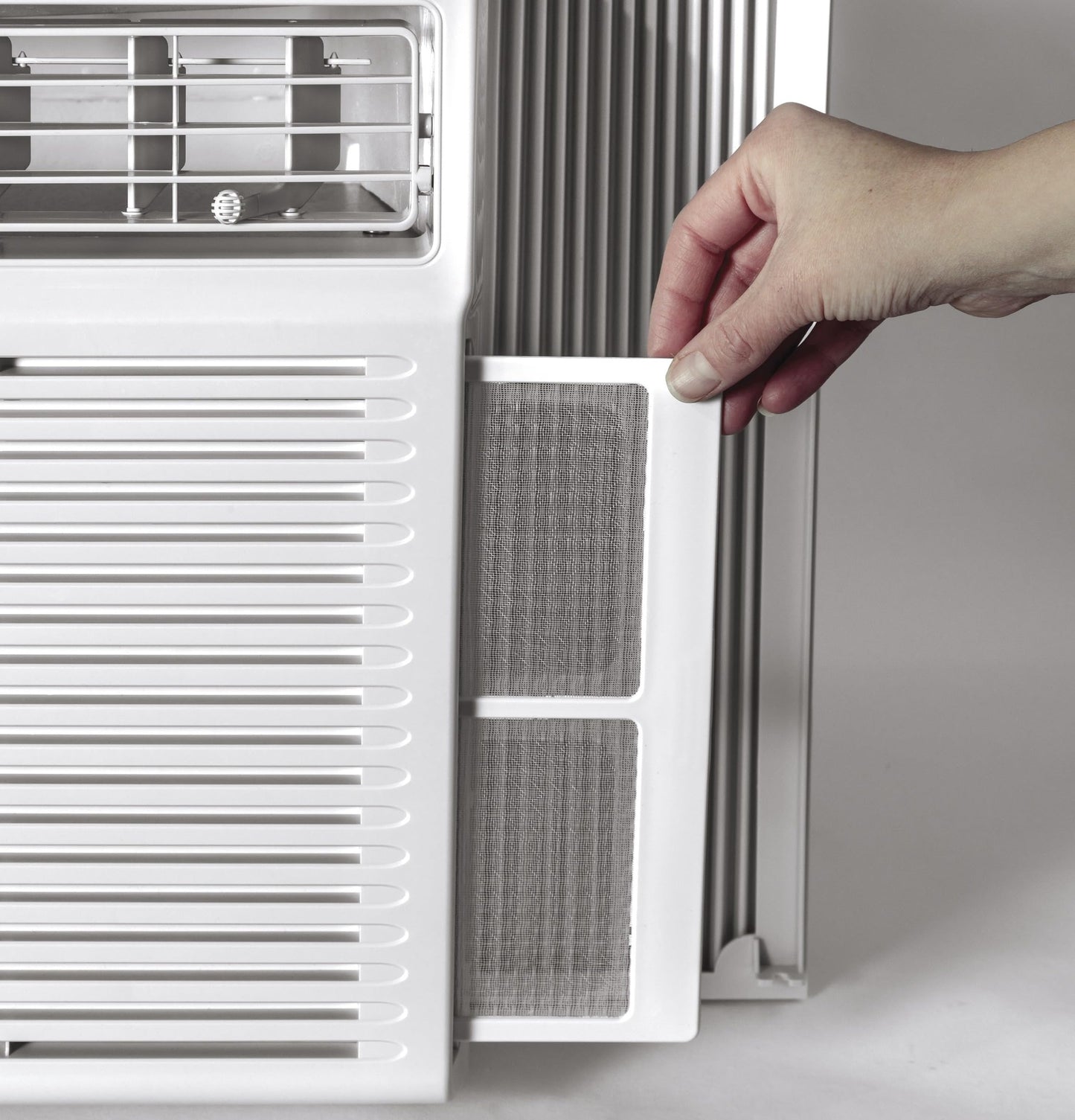 GE AHE12DX 12,000 BTU Heat/Cool Electronic Window Air Conditioner for Large Rooms up to 550 sq. ft. (Renewed)